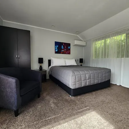 Aquarius Motor Inn Mount Maunganui Room photo