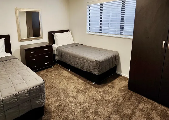 Aquarius Motor Inn